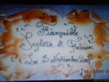 voil� la pr�sentation du gateau des fian�aille.
